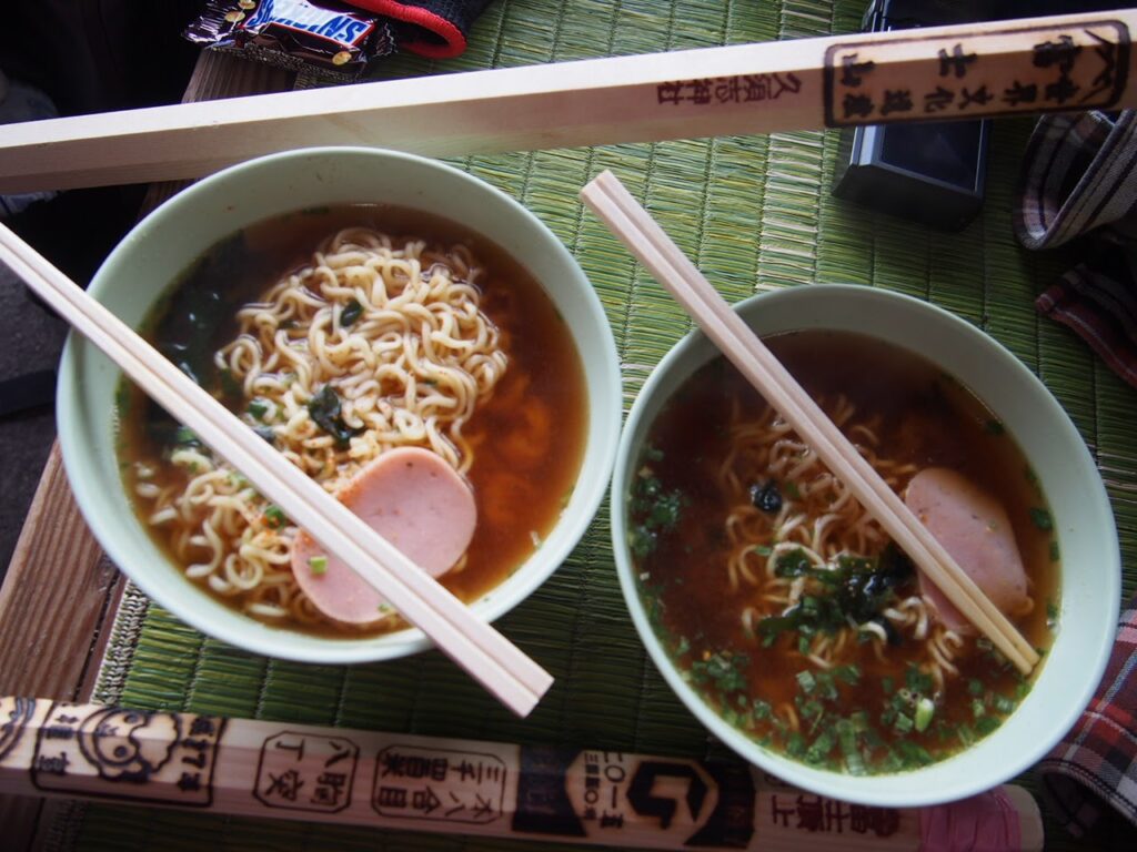 頂上で食べたらーめん